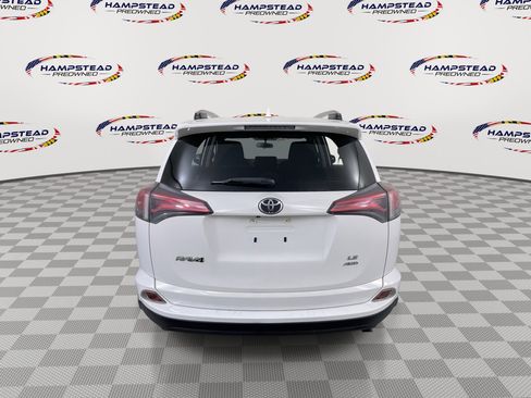 Used 2016 Toyota RAV4 LE AWD/4WD image 7