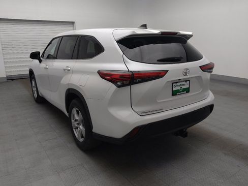Used 2022 Toyota Highlander L FWD image 5