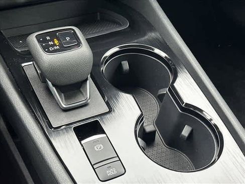 Used 2024 Nissan Rogue S image 23