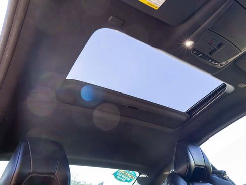 Used 2019 INFINITI Q60 3.0t Luxe w/ Essential Package image 16