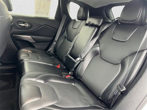 Used 2021 Jeep Cherokee Limited image 13