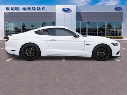 Used 2017 Ford Mustang GT RWD image 9