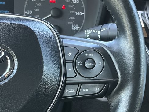 Certified 2025 Toyota Corolla SE FWD image 18