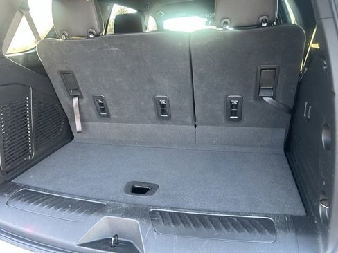 Used 2023 GMC Yukon SLT image 7