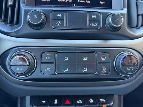 Used 2019 Chevrolet Colorado Z71 AWD/4WD image 11
