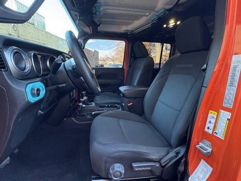 Used 2019 Jeep Wrangler Unlimited Sahara image 25
