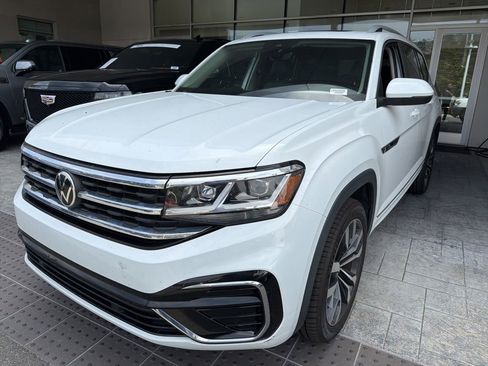 Used 2021 Volkswagen Atlas SEL R-Line FWD image 2