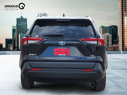 Used 2024 Toyota RAV4 LE image 4