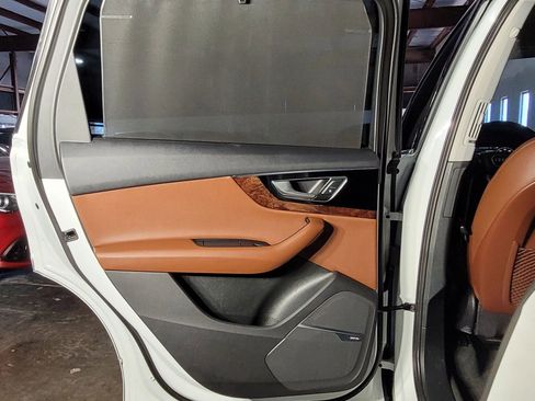 Used 2018 Audi Q7 3.0T Premium Plus w/ Premium Plus Package image 27