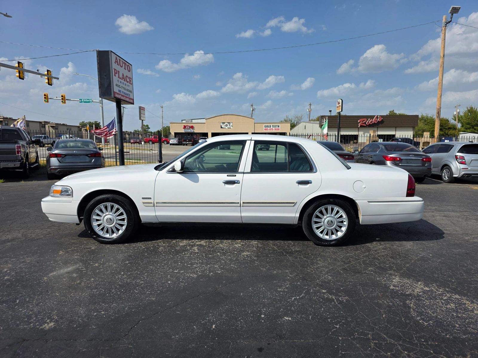 Used 2010 Mercury Grand Marquis LS RWD image 21