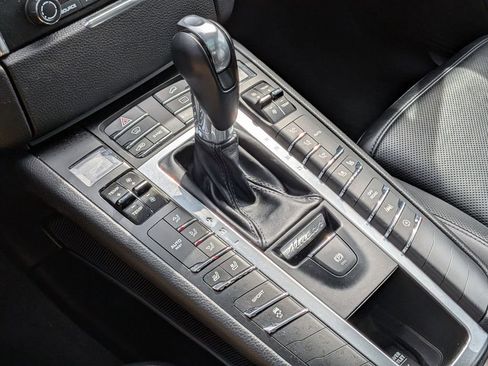 Used 2018 Porsche Macan S image 18