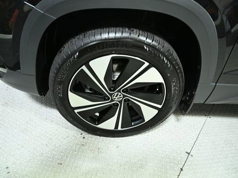 Used 2024 Volkswagen Taos SE image 20