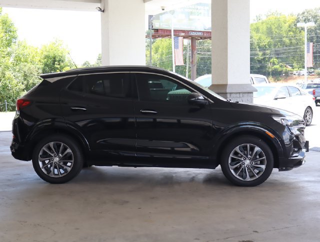 Used 2022 Buick Encore GX Essence w/ Advanced Technology Package FWD image 4