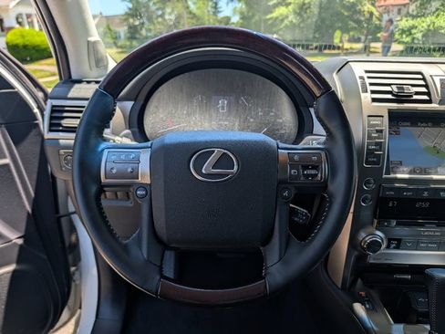 Used 2019 Lexus GX 460 Premium AWD/4WD image 23