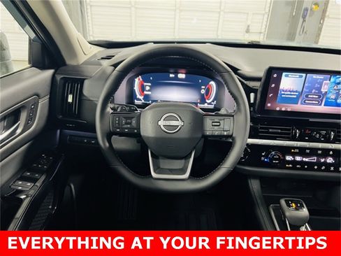 New 2026 Nissan Pathfinder Platinum image 5