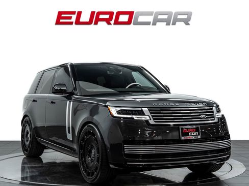 Used 2025 Land Rover Range Rover SV AWD/4WD image 7