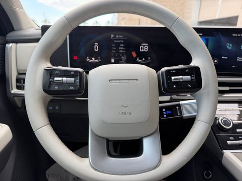Used 2024 Hyundai Santa Fe SE AWD/4WD image 9