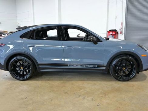 Used 2022 Porsche Cayenne Turbo GT AWD/4WD image 17