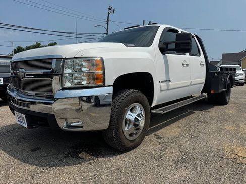 Used 2008 Chevrolet Silverado 3500 LTZ w/ EZ-Lift Tailgate Package AWD/4WD image 2