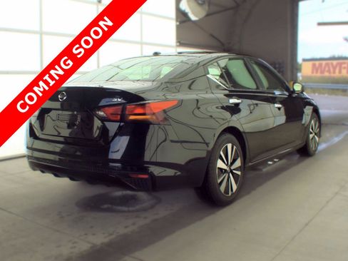 Used 2021 Nissan Altima 2.5 SV FWD image 4