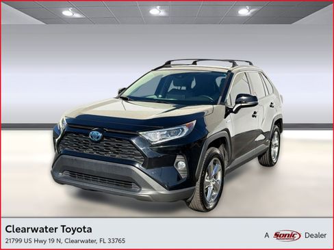 Used 2021 Toyota RAV4 XLE Premium image 1