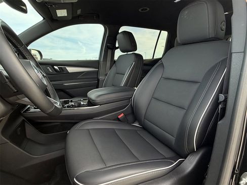 Certified 2025 Buick Enclave Preferred image 27