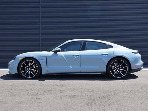 Used 2025 Porsche Taycan 4S AWD/4WD image 2