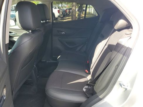 Used 2022 Buick Encore Preferred w/ Safety Package image 9