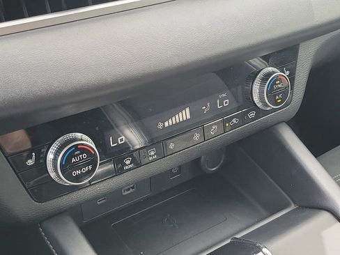 Used 2024 Mitsubishi Outlander SE AWD/4WD image 31