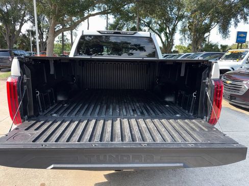Used 2022 Toyota Tundra SR5 w/ SR5 Convenience Package AWD/4WD image 27