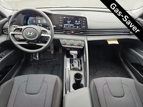 Used 2026 Hyundai Elantra SE FWD image 14
