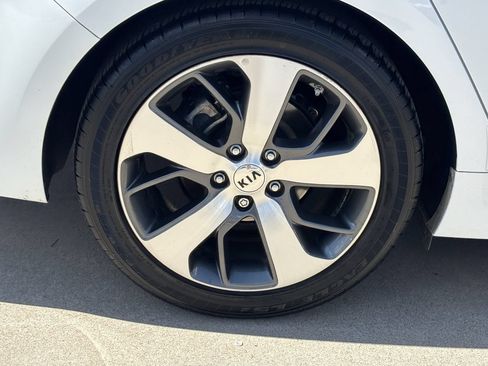 Used 2019 Kia Optima S FWD image 7