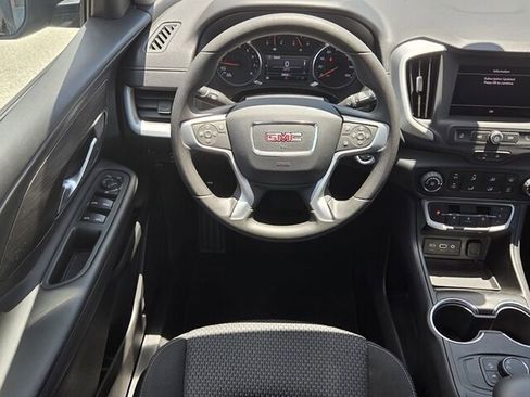 Used 2022 GMC Terrain SLE FWD image 9