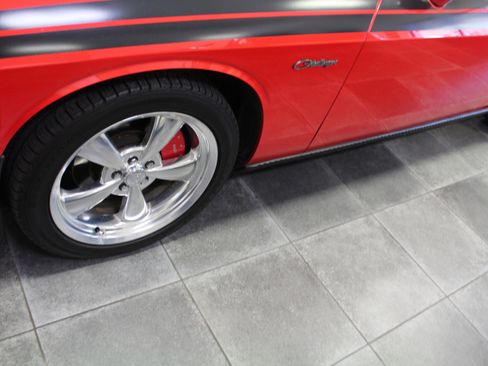 Used 2010 Dodge Challenger R/T image 27