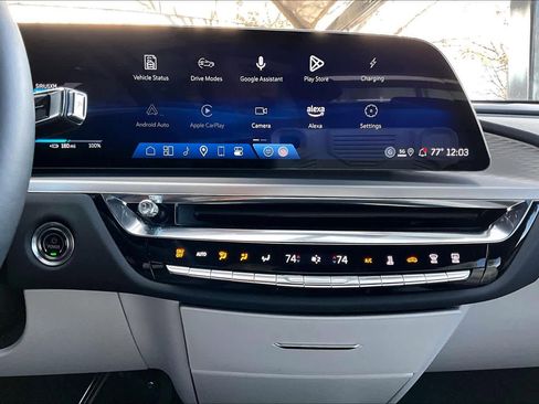 Used 2025 Cadillac Lyriq Sport image 33