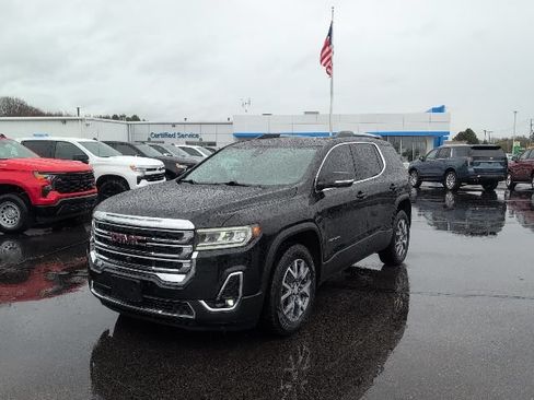 Used 2023 GMC Acadia SLT w/ GMC Pro Grade Package AWD/4WD image 1