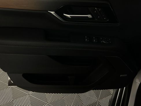 Used 2025 GMC Yukon Denali image 20