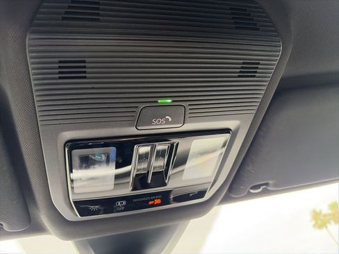 Used 2024 Volkswagen Atlas Cross Sport SE w/ Panoramic Sunroof Package FWD image 20