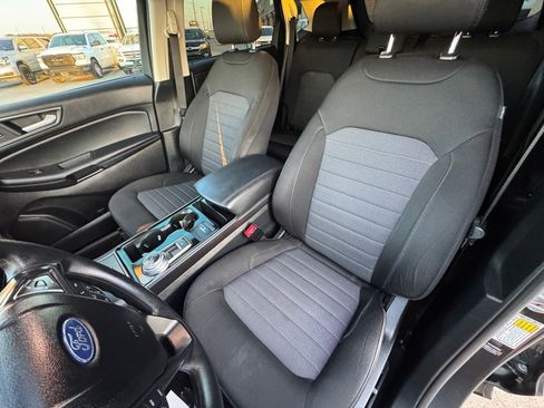 Used 2020 Ford Edge SE image 24