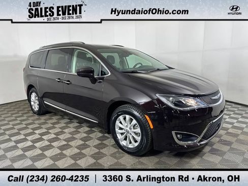 Used 2018 Chrysler Pacifica Touring-L Plus w/ Advanced Safetytec Group image 1