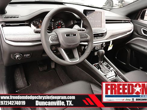 New 2026 Jeep Compass Latitude image 11