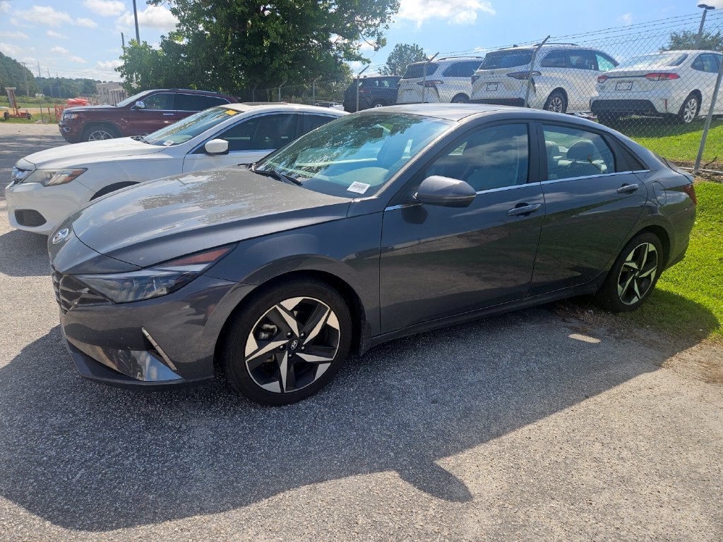 Used 2023 Hyundai Elantra Limited FWD image 3
