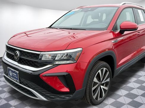 Certified 2023 Volkswagen Taos SE w/ Panoramic Sunroof Package FWD image 25