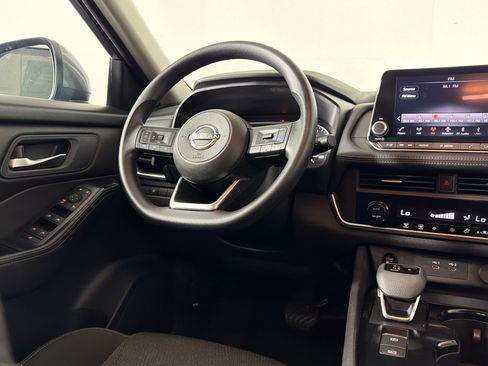 Used 2024 Nissan Rogue SV AWD/4WD image 27