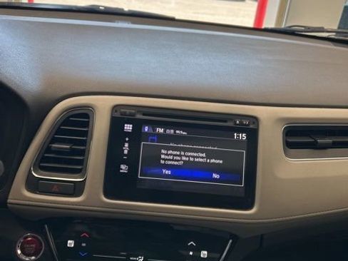 Used 2017 Honda HR-V EX image 12