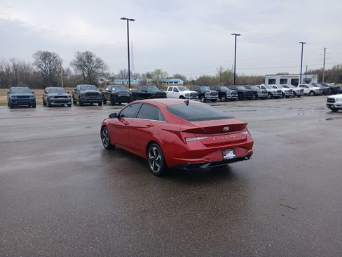 Used 2023 Hyundai Elantra Limited image 5