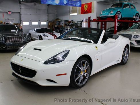 Used 2013 Ferrari California image 3