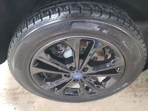 Used 2019 Ford Escape SEL image 9