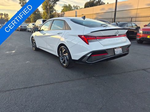 Used 2025 Hyundai Elantra SEL image 5