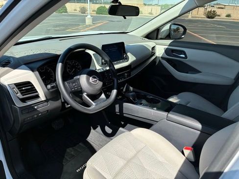 Certified 2024 Nissan Rogue SV FWD image 11